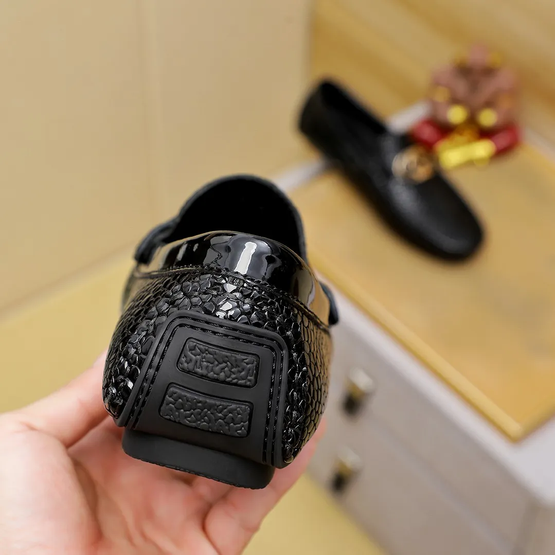 Men's shoes💰360💰🕷🕷️【 GUCCI 】Gucci's best-selling trendy men's casual slip-on shoes🇨🇳Official website original 1:1 mold opening💯Original quality, fine workmanship☘Fashionable and versatile, perfect last shape, comfortable on the feet🍓Trendy men's recommended model, imported cowhide on the top layer🎋High-quality pigskin lining, rubber wear-resistant and non-slip outsole, high-end atmosphere, worth owning🍉Optional 38-45